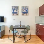 Historic City Center Deer Suite By Rentez