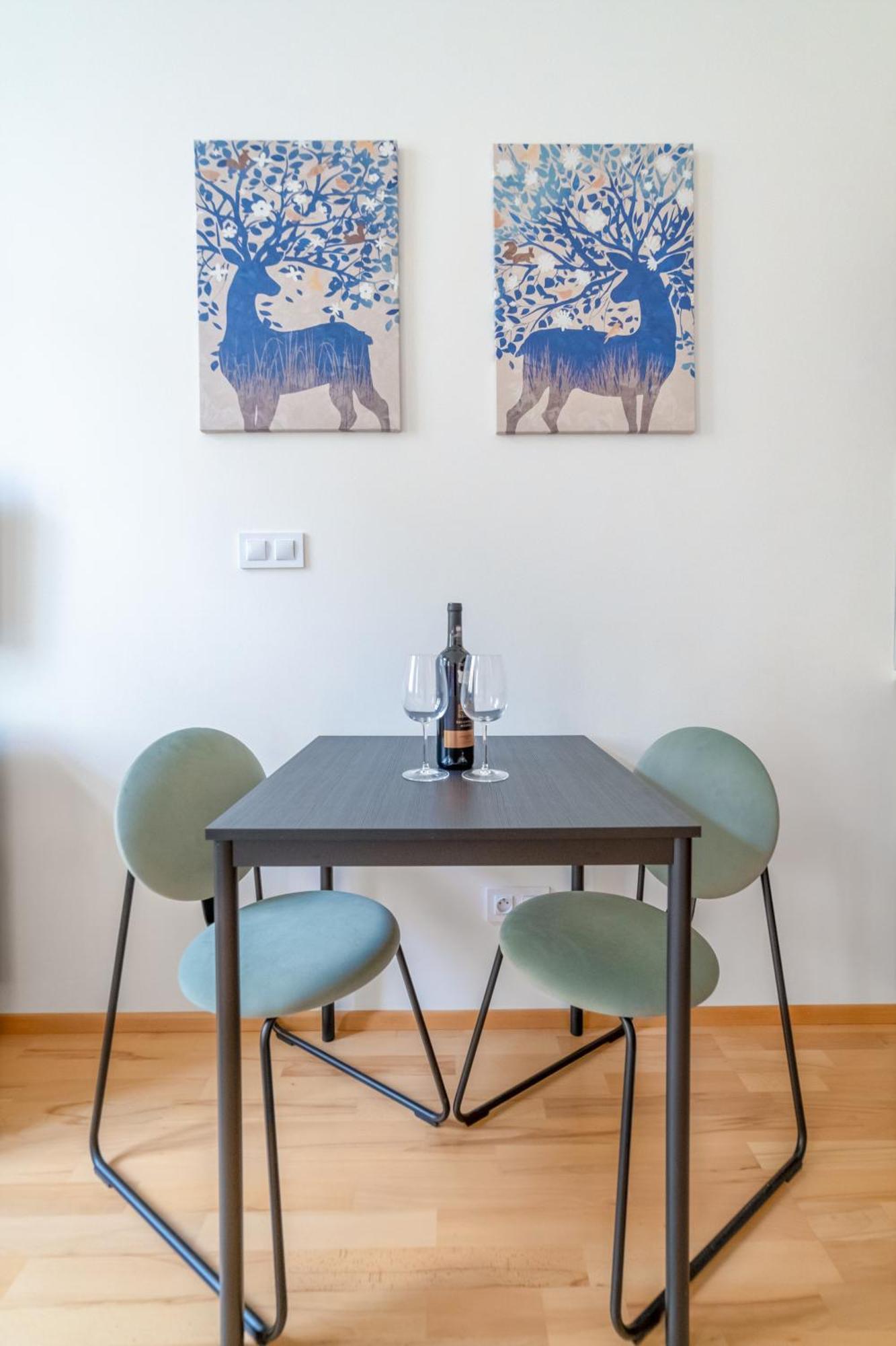 Apartment Historic Center Deer By Rentez